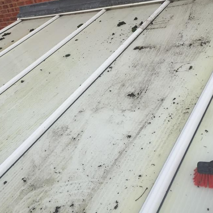 Lean_to_conservatory_dirty_700x