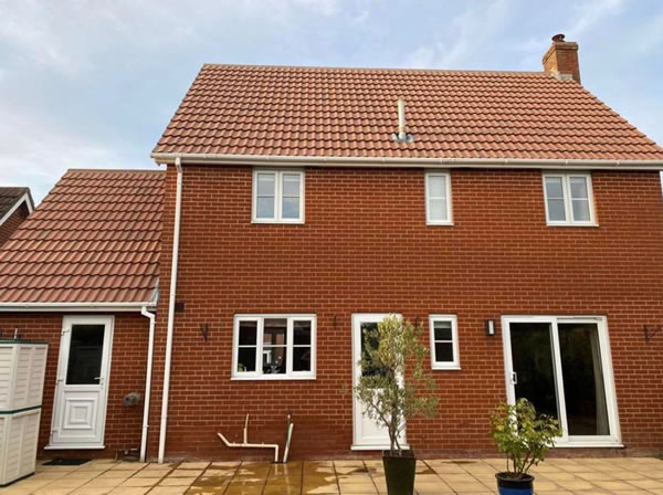 redbrickdetached house roof cleaned 600x448